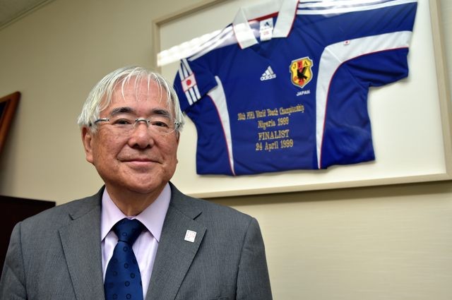 サッカー ユニフォーム メーカー