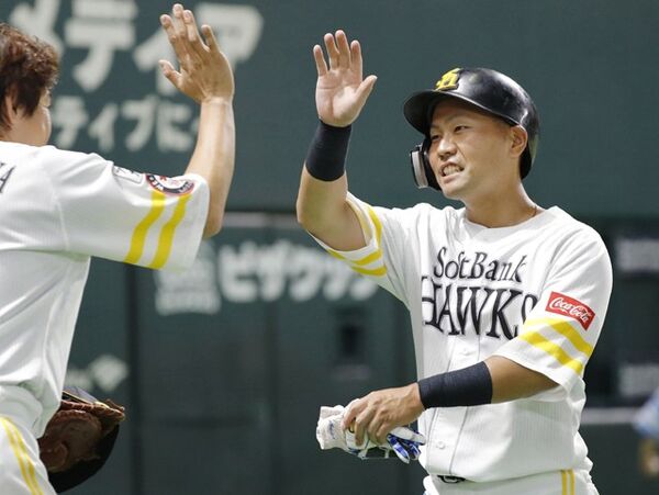 中村晃の笑顔に 球場が温かさに包まれた 変わらぬ野球への情熱で困難を乗り越える スポーツナビ 中村晃の笑顔に 球場が温かさに包まれた 変わらぬ野球への情熱で困難を乗り越える スポーツナビ