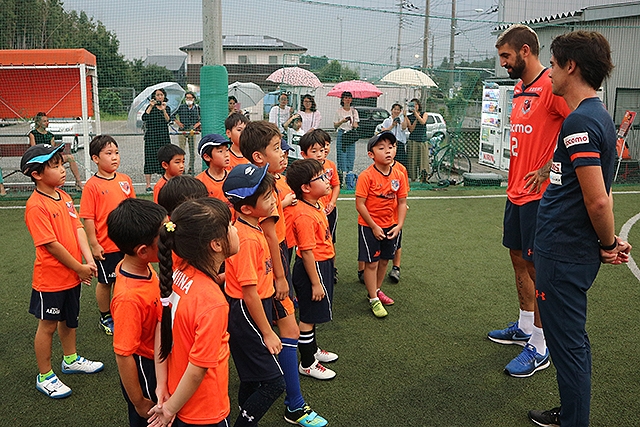 大宮アルディージャ フアンマ デルガド選手がサッカースクールを訪問 スポーツナビ