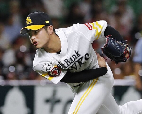 ルーキーながら65試合に登板した甲斐野。CS開幕までの期間で疲労を回復させたい