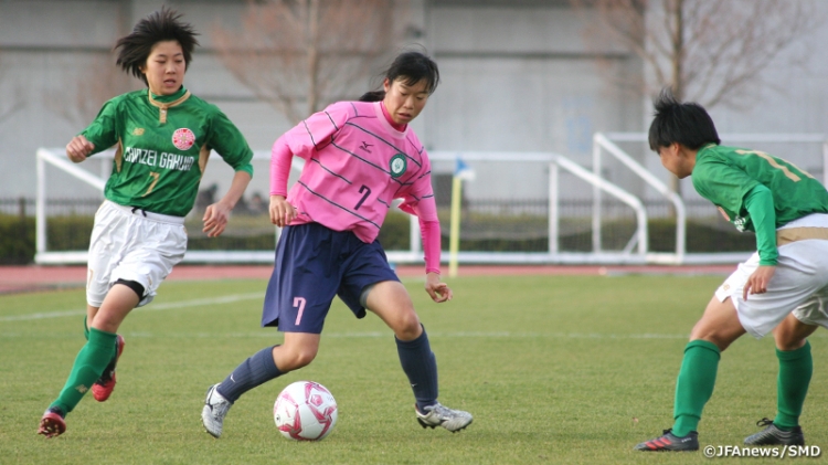 鳴門渦潮と大阪学芸が準々決勝へ進出 第28回全日本高等学校女子サッカー選手権大会 スポーツナビ