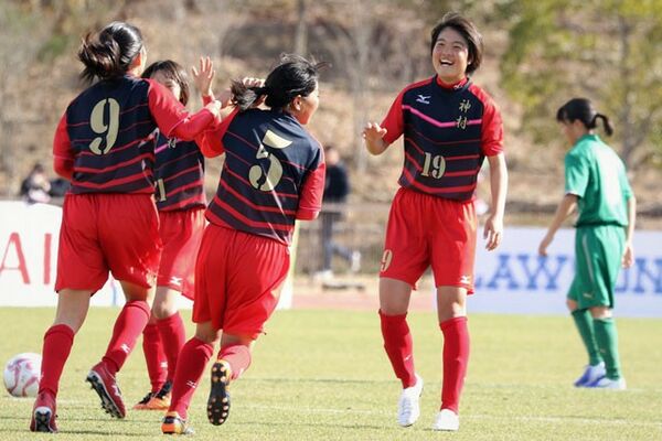 4年ぶり再戦を制すのは順心か 神村か 高校女子サッカー選手権 決勝を占う スポーツナビ