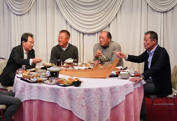 ライオンズ「黄金時代」のメンバーが集結。左から東尾修、辻発彦、渡辺久信、石毛宏典