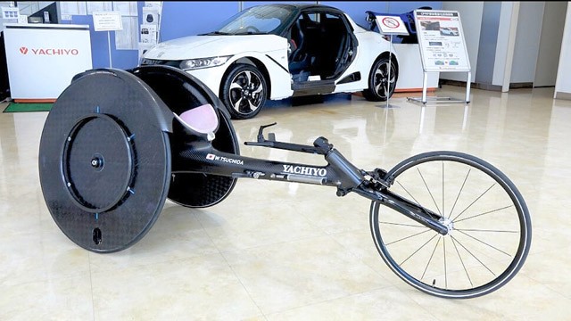 八千代工業で製作している陸上競技用車いす