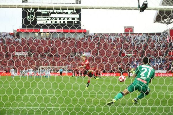 ルヴァン決勝pk戦 キッカーとgkの心境は 外せた感覚 の進藤と ゾーン の新井 スポーツナビ ルヴァン決勝pk戦 キッカーとgkの心境は 外せた感覚 の進藤と ゾーン の新井 スポーツナビ