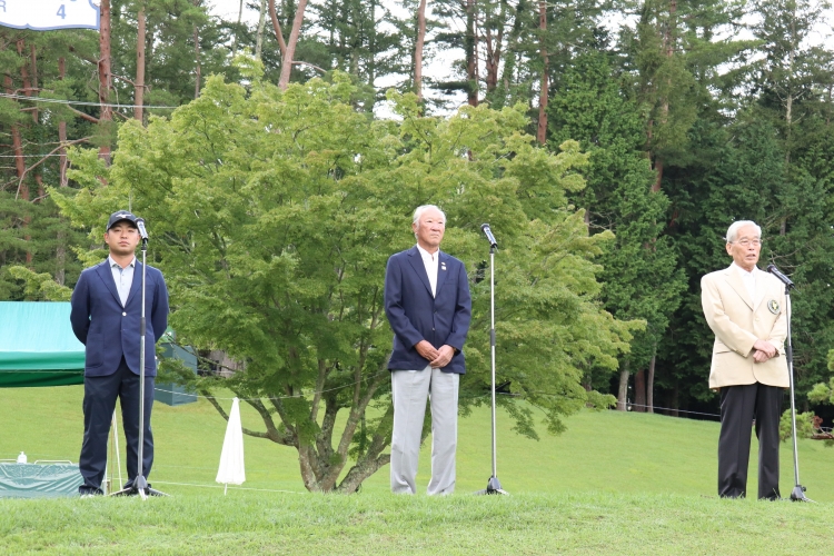 国内男子ゴルフ 選手会長が選手宣誓 開幕セレモニーを実施 スポーツナビ