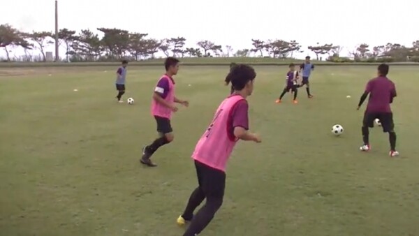 サッカー練習メニュー 認知局面が多く存在するパス コントロール スポーツナビdo サッカー練習メニュー 認知局面が多く存在するパス コントロール スポーツナビdo