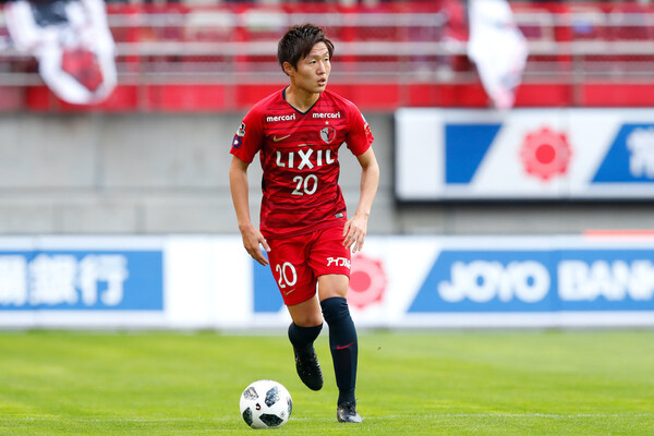 入団初年度はJ1で4試合の出場にとどまったが、2年目の17年にはレギュラーに定着。今や三竿は絶対不可欠なチームの中核だ