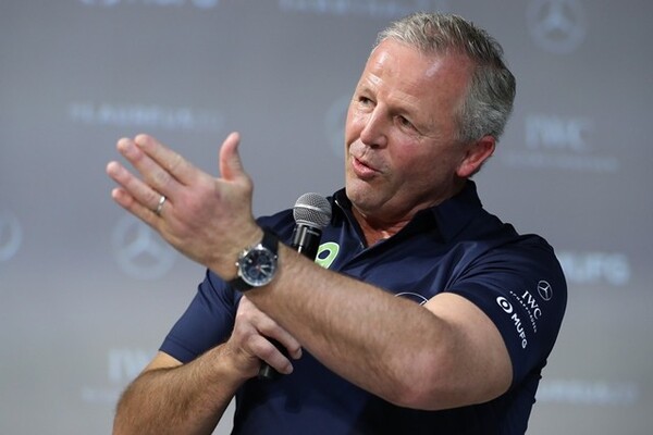 アカデミーの会長は元オールブラックスのキャプテンでもあるフィッツパトリック