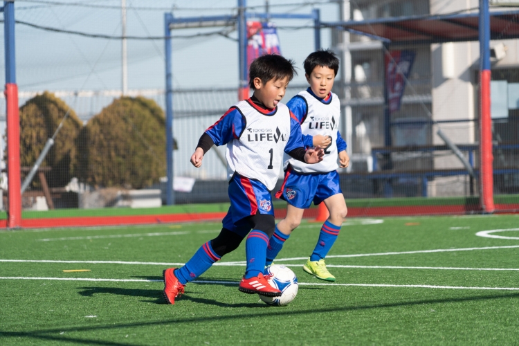Fc東京の 夏休み小学生向けサッカークリニック に参加して 熱い夏休み にしよう スポーツナビ