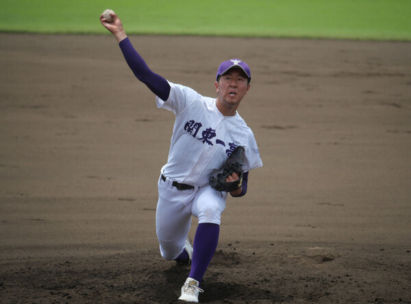東東京で頭ひとつ抜けているのが関東一。完成度の高い投球でプロ注目の右腕・市川は、打撃も良く、クリーンナップを打てる力もある
