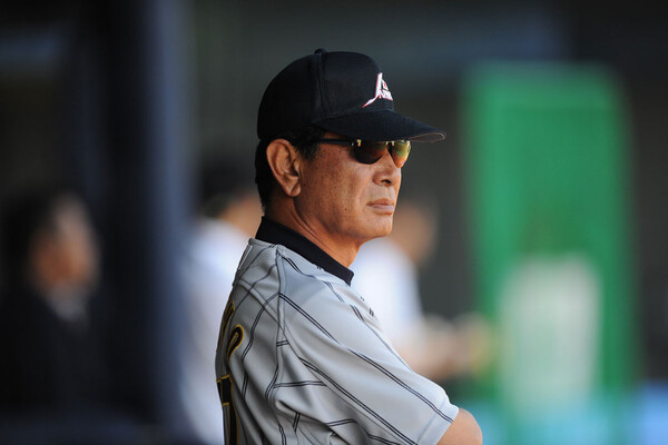 北京五輪の日本代表チームを率いた星野仙一監督。多くの選手を育てた「情」が、北京五輪では「裏目に出た」形になった。果たして稲葉篤紀監督は、どのような采配も展開するのだろうか