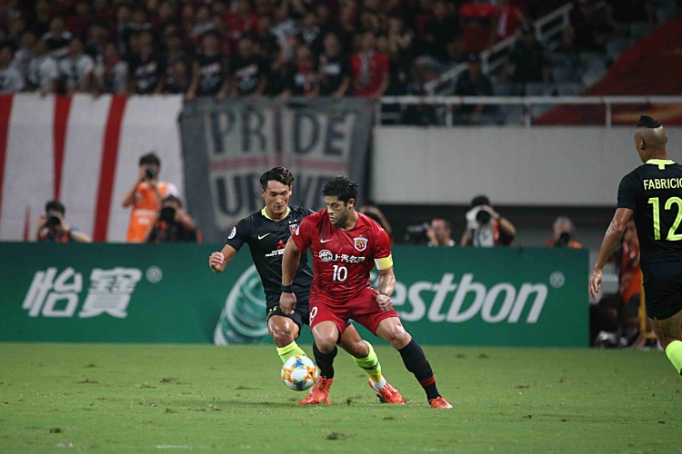 ACL上海上港戦では、元ブラジル代表のフッキ選手を抑え込んだ