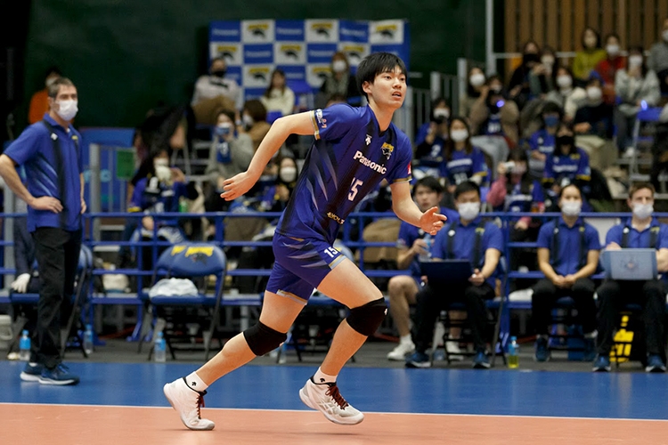 早大バレー部・大塚がVリーグデビュー 強力スパイク、パンサーズ勝利に