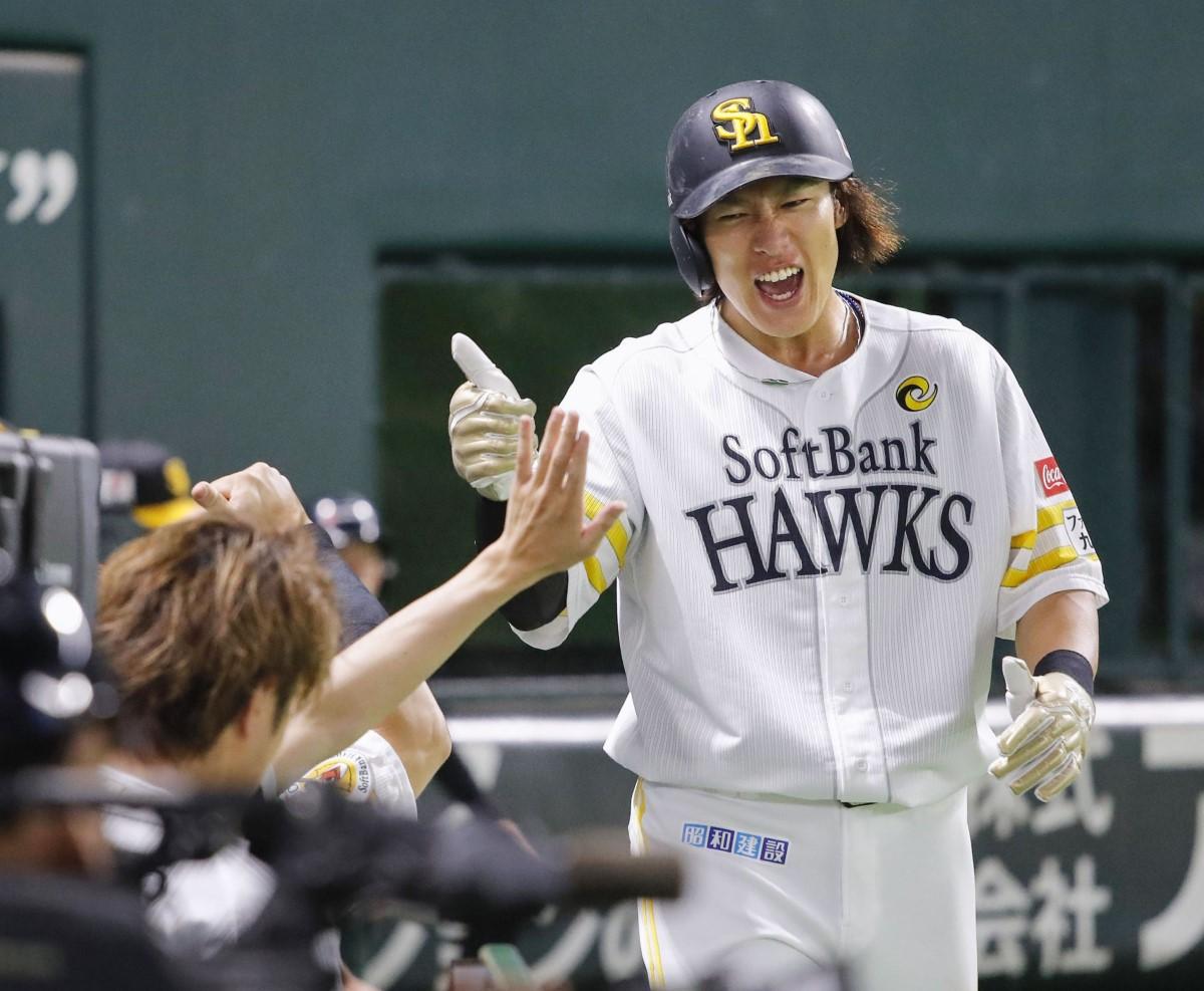 柳田悠岐選手　2023オールスターMVP直筆サイン入り記念品　昨年の山川のも有 柳田悠岐選手 2023年オールスター直筆サインボール 福岡