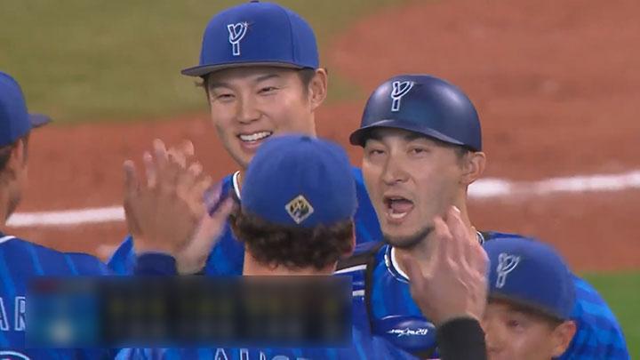 森原康平選手　ファンクラブナイト 手形 先発 #バウアー 選手は2回に先制点を許すも粘り強く投げ続け、6