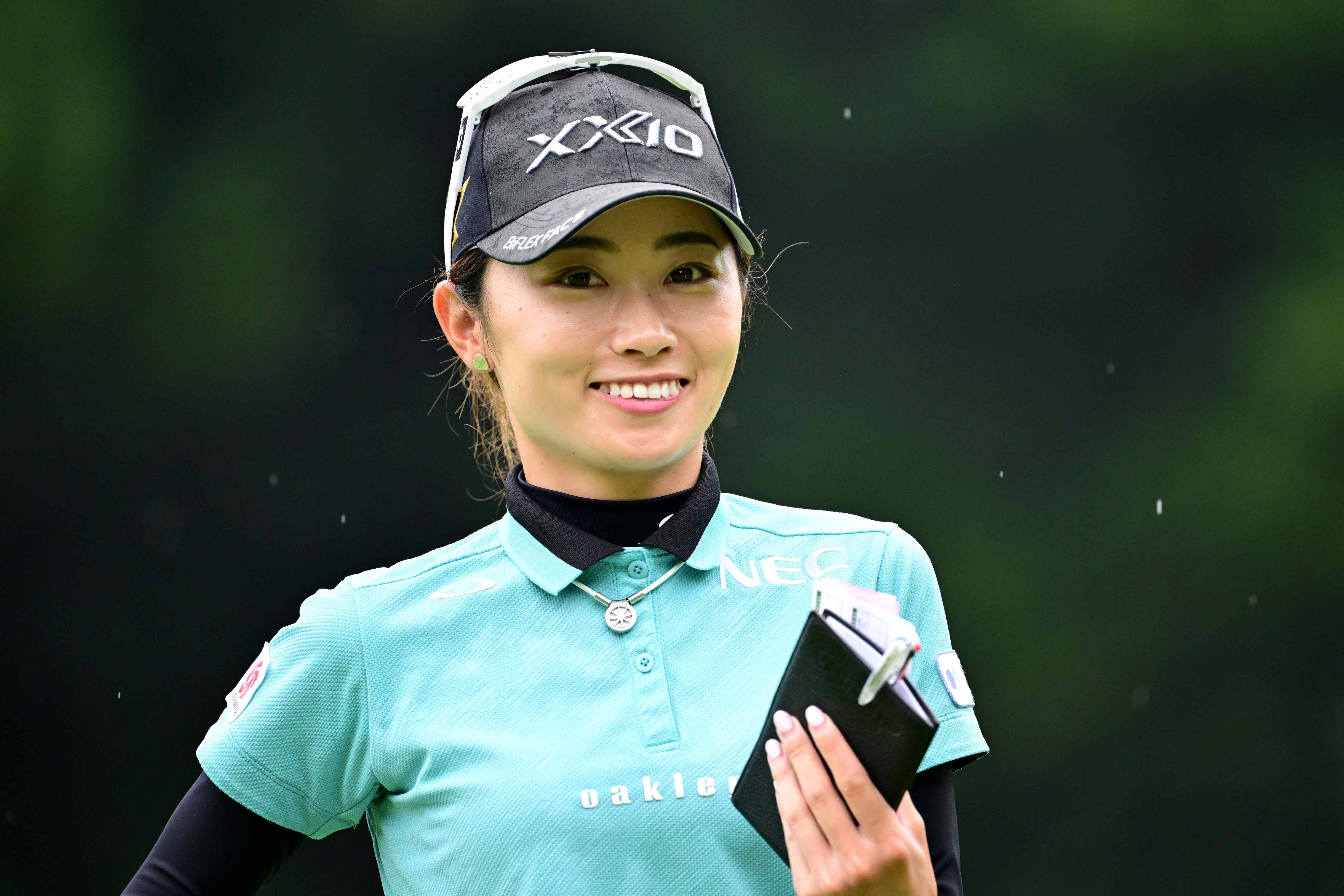 安田祐香　女子プロゴルフ　JLPGA 直筆サインボール　アースモンダミンカップ 安田祐香 女子プロゴルファー ルーキー直筆サインカード＆直筆
