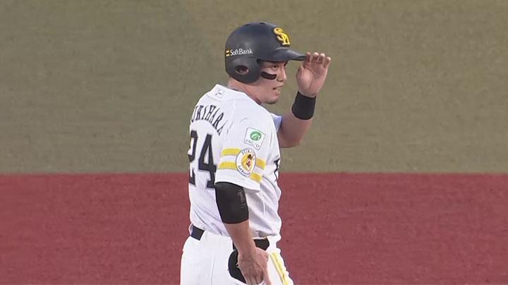 栗原陵矢が先制の2点タイムリー！ 11安打6得点の鷹がカード初戦