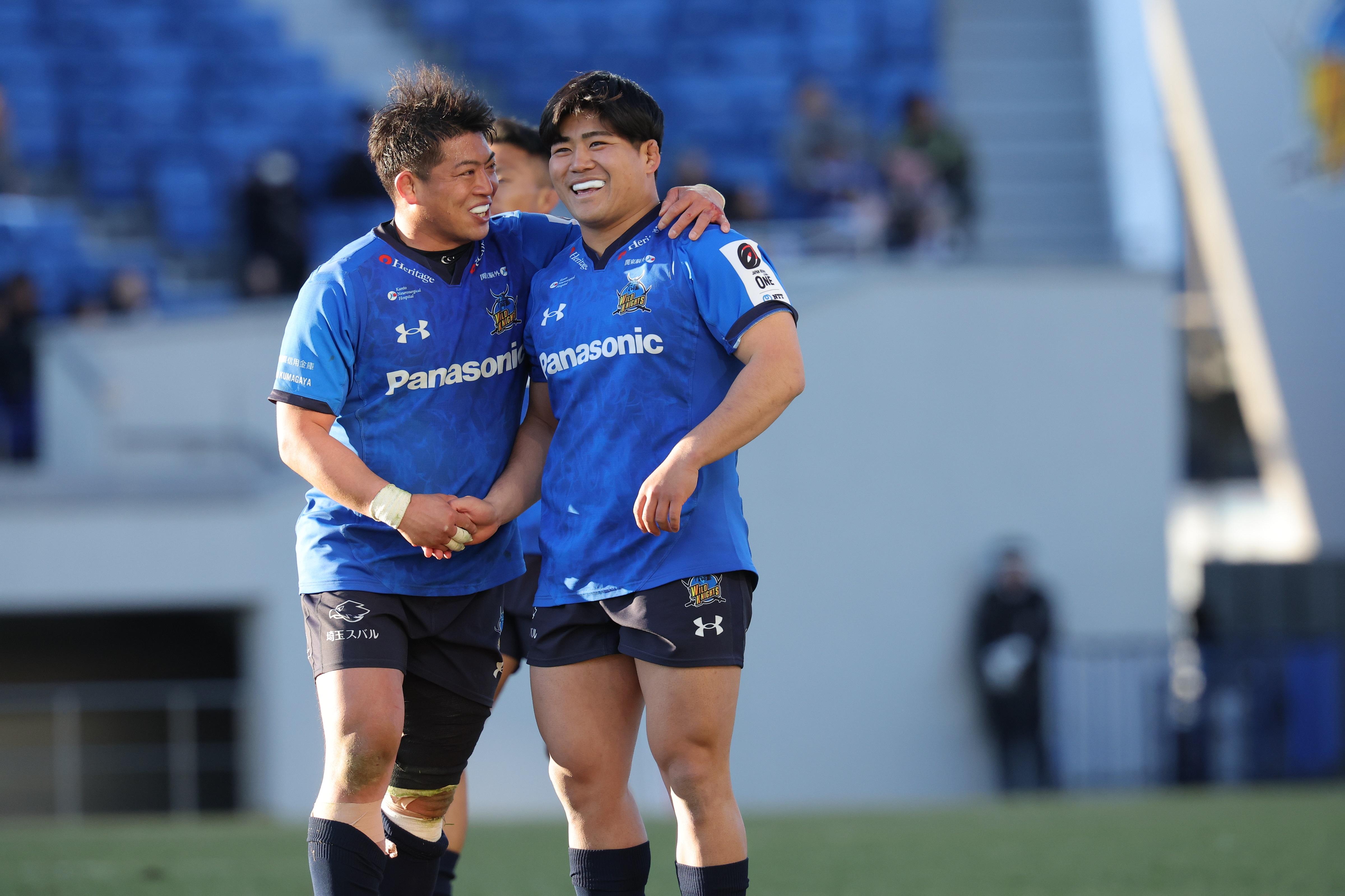 堀江選手所属 スーパーラグビー レベルズ2014 全登録選手サイン
