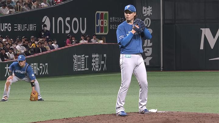 ファイターズ　山崎福也　ペンライト 山崎福也が5回3安打1失点で今季初勝利 12安打6得点で北海道日本