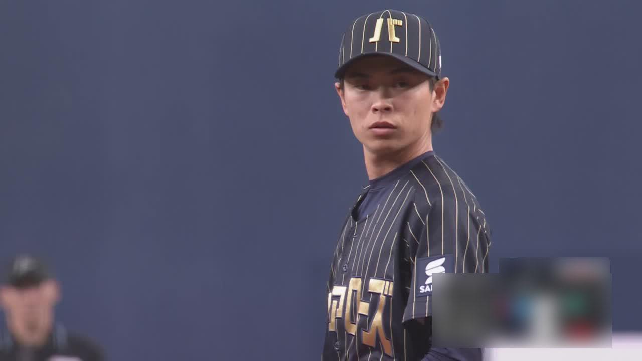 2021 BBM 山岡泰輔選手　赤泊　25枚 2021 BBM 山岡泰輔選手 赤泊 25枚