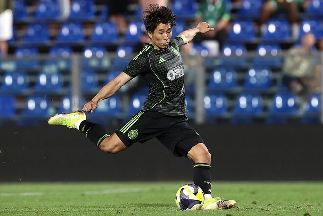 Jリーグ　川崎フロンターレ 気合いの一発!! 脇坂泰斗が体ごと押し込む! 等々力初トゥース