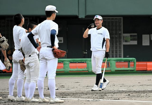 甲子園知る卒業生コーチ、後輩に託す思い　滋賀・八幡商、7日に登場