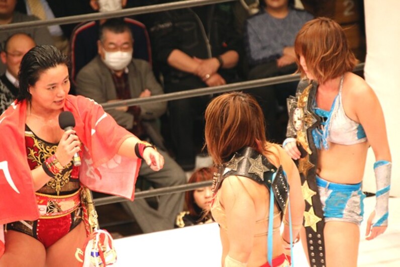 スターダム】 紫雷イオ＆岩谷麻優が9度目の防衛 イオに対し里村
