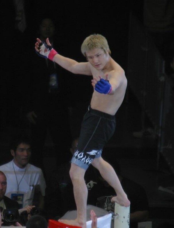 PRIDE GP決勝で先輩“マッハ”と死闘=“格闘技の聖地”と五味