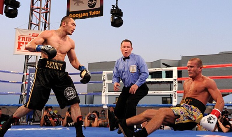 スピード出世――世界記録は「3戦」で戴冠 新鋭・井岡、辰吉らの