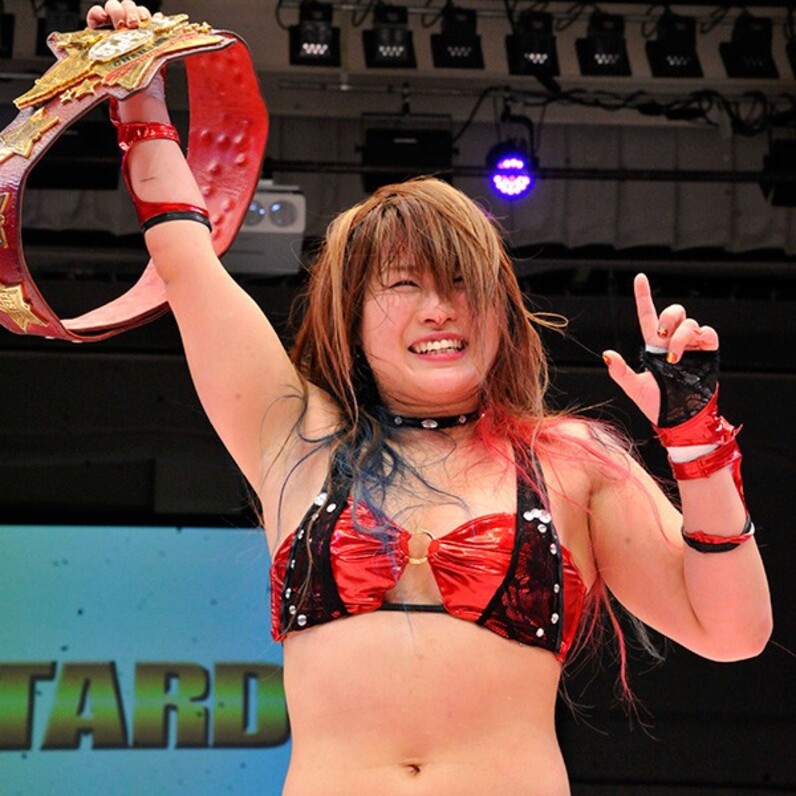 STARDOM Europe 写真集 スターダム KAIRI 紫雷イオ 岩谷麻優 