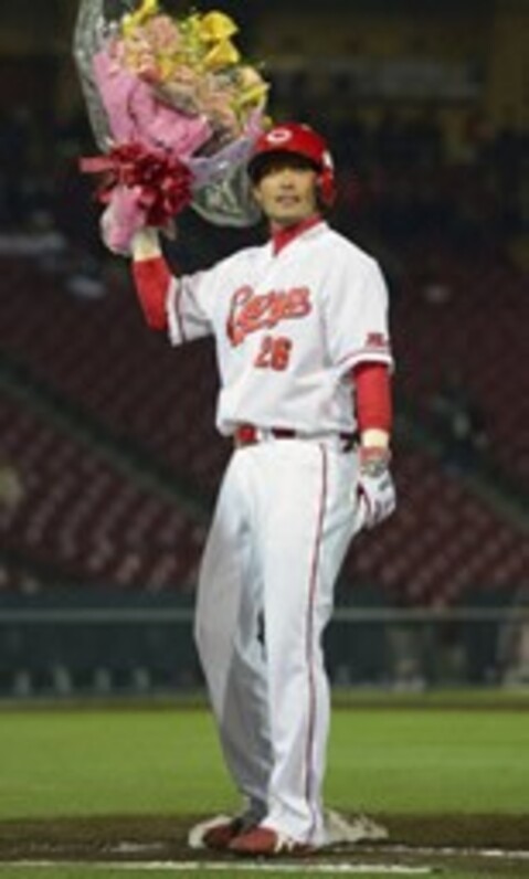 Amazon.co.jp: NPB 広島カープ#26 広瀬 純 法政大学/佐伯鶴城