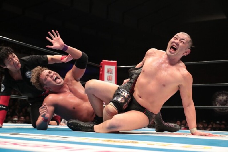 新日本プロレス】オカダがみのるのヒザ攻めを耐えIWGP王座死守 謎の