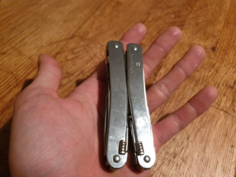 キャンプでこそ活躍するマルチツール「Victorinox スイスツール キャンプでこそ活躍するマルチツール「Victorinox スイスツール