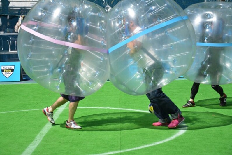 話題沸騰のバブルサッカーがロックフェスに登場 - スポーツナビ
