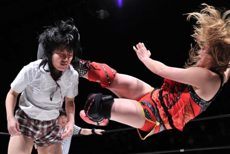 愛川ゆず季、美闘との初遭遇は“YKブルー”で劇勝=スターダム 愛川ゆず季、美闘との初遭遇は“YKブルー”で劇勝=スターダム