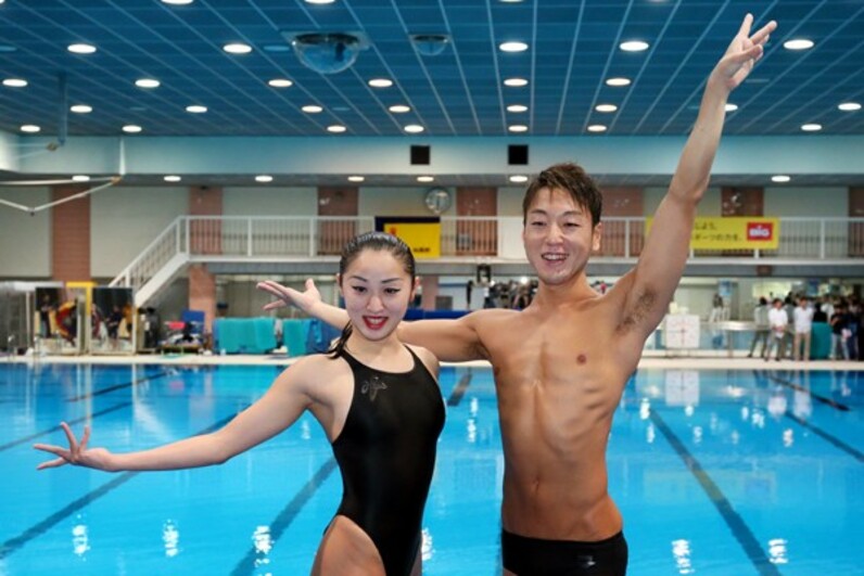 シンクロ 日本代表 世界水泳メダル3個の15歳比嘉もえ、高み目指し井村雅代に師事 父 ...