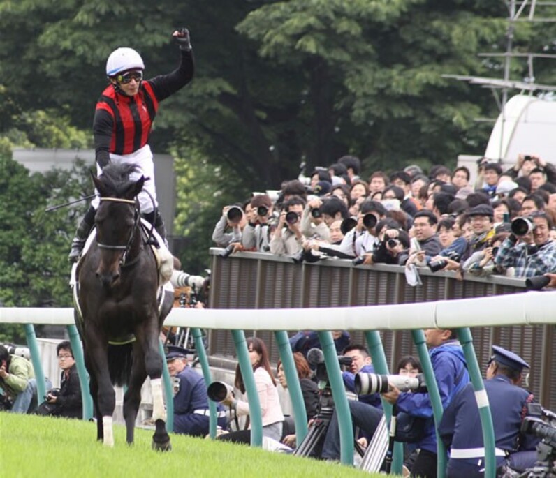 輝ラリ末脚エイシンフラッシュ！“史上最高”ダービー制す