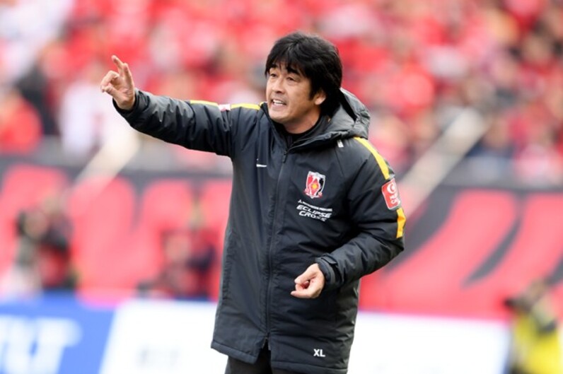 浦和 堀監督 試合中の服