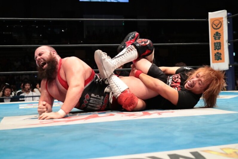 新日本プロレス BUSHI 選手 入場用グローブ 【おまけ付】 新日本プロレス】BUSHIがIWGPジュニア初戴冠 ベルトに毒霧