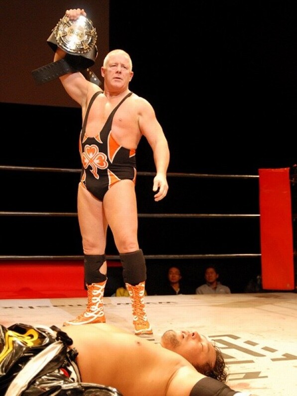 TAJIRI、ベルト奪回失敗で悔し涙=SMASH最終回 - スポーツナビ