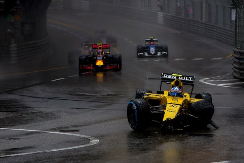 雨 ピットストップ 相次ぐクラッシュ 16モナコgpを写真で振り返る スポーツナビ