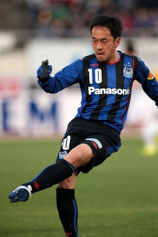 二川孝広#10 ガンバ大阪2016(H) 元日本代表MF二川孝広、42歳で現役引退を発表 G大阪の黄金期