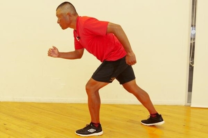 顔や身体が力んでいると遅くなる 力みを取って速く走る練習法 スポーツナビdo