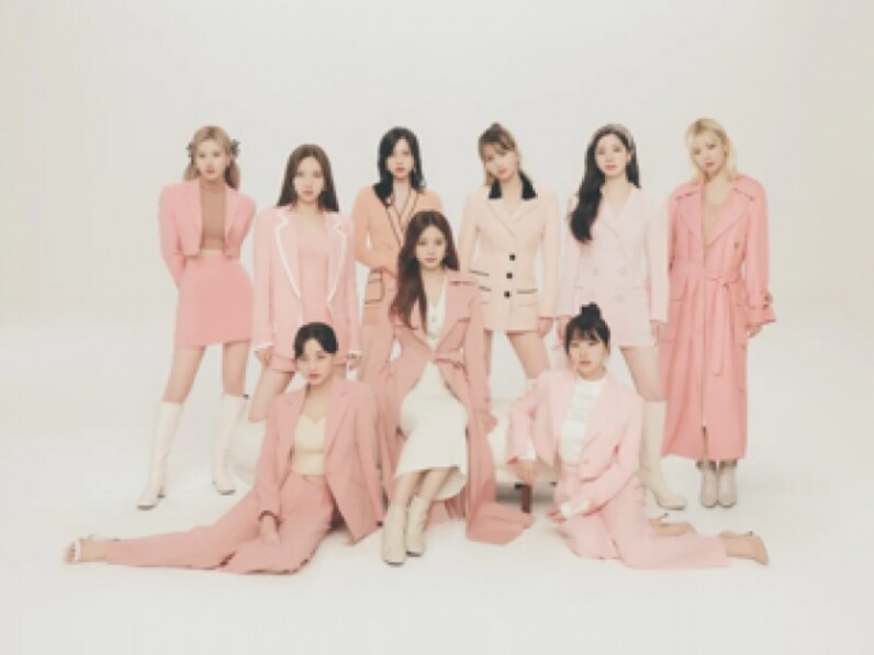 世界的アーティストTWICEとゴルフアパレルブランド「PEARLY