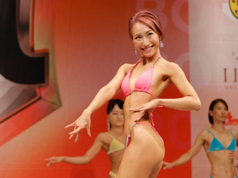 歌のお姉さん 渡邉玲奈がキラキラ笑顔のはつらつパフォーマンスでtrend部門を制覇 Super Body Contest Osaka 06 スポーツナビdo