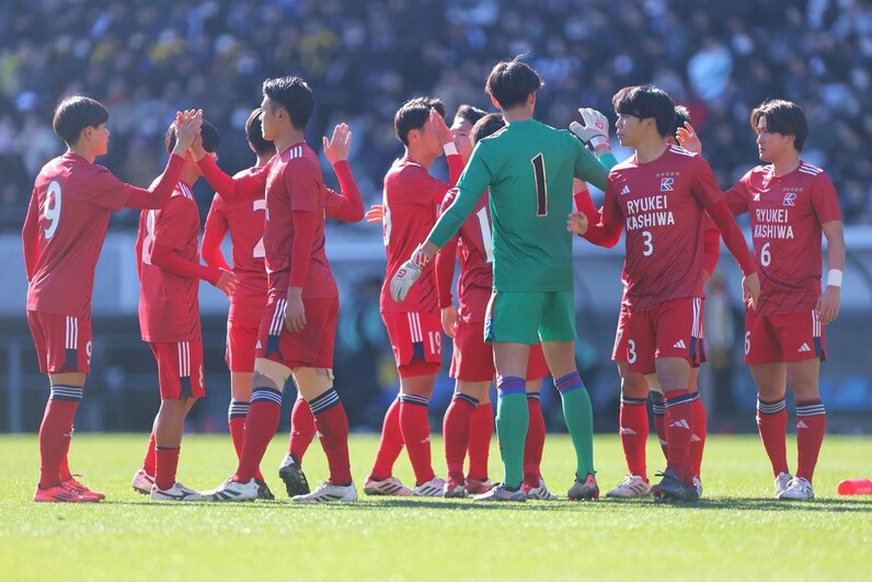 【準優勝】激レアadidas 流通経済大学附属柏高等学校 サッカー　ベンチコート WINNER'S VS 流通経大付属柏高等学校｜20分 × 1本】WINNER'S