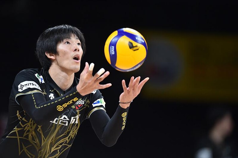 🎖️ ┏━━━━━━━━━━┓ Vリーグ栄誉賞 山田選手✧傳田選手 ┗━━━━━━━━━━┛ 2023年12月24日に  #山田脩造（@01_shuzo ） 選手が 2024年1月7日に #傳田亮太 （@den0703den ）選手が  230試合出場を達成し、Vリーグ栄誉賞を受賞しましたので、 昨日1月21日の 
