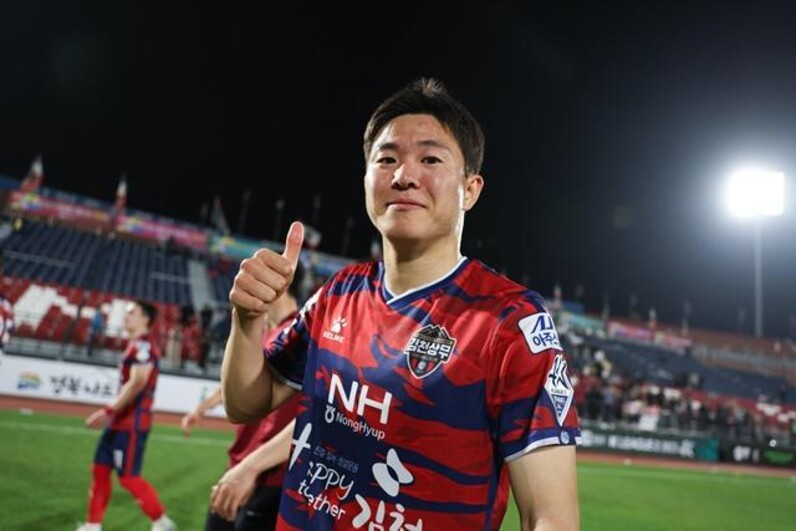 【超希少】uhlsport製韓国軍部　支給トレーニングウェア Kリーグ光州尚武 超希少】uhlsport製韓国軍部 支給トレーニングウェア Kリーグ