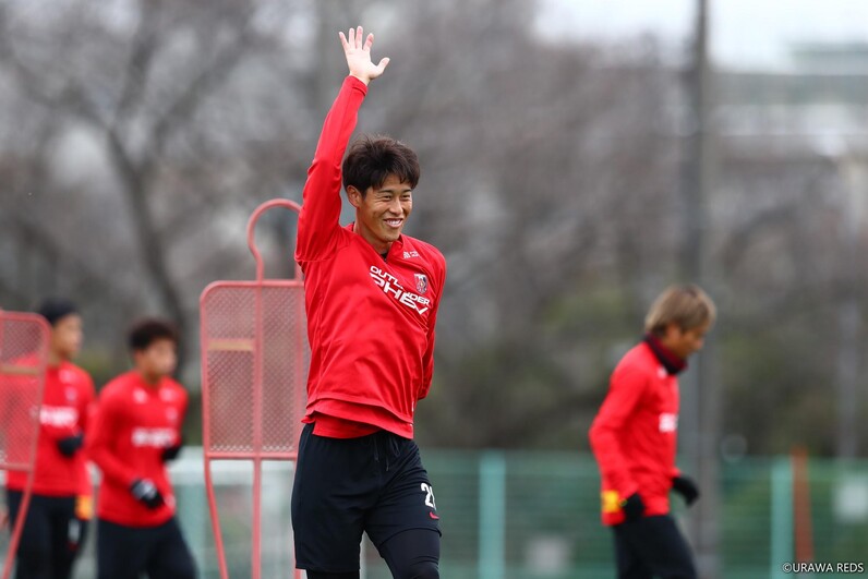 浦和レッズ 2024 ホーム レプリカユニフォーム 佐藤瑶大選手